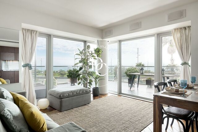 155 sqm luxury house with pool for sale in El Poblenou, Barcelona