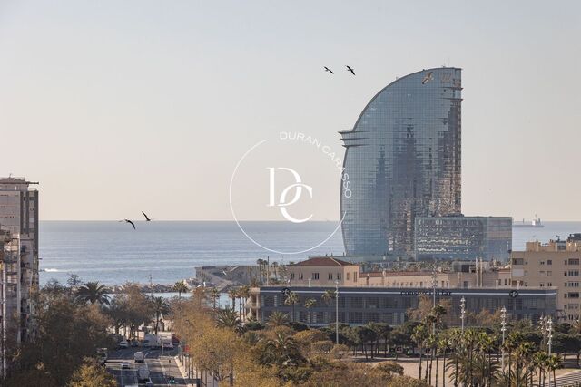 Renovated apartment for sale in Barceloneta with sea views