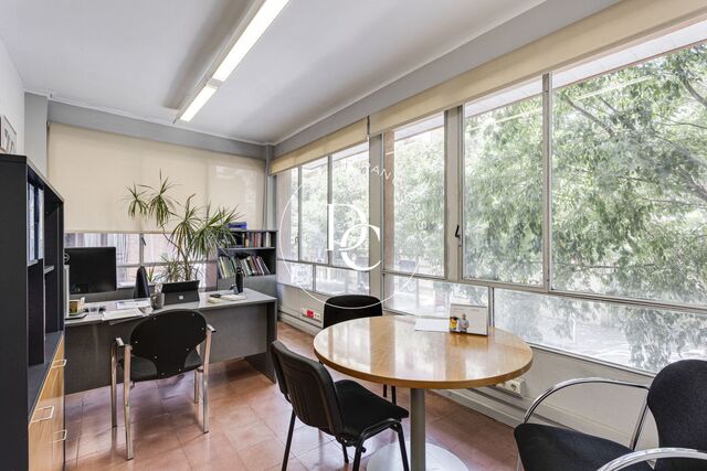 Oficina de 223 m2 en alquiler en Les Corts, Barcelona