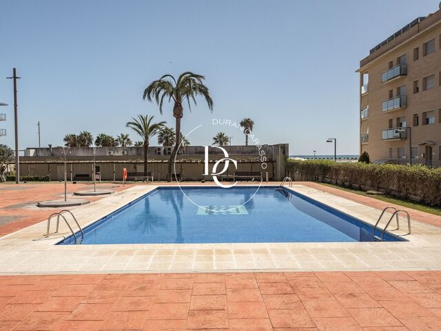 Apartamento en venta en primera línea de mar en Cubelles