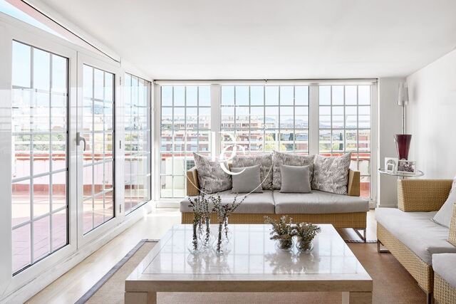 Luxury penthouse with terrace for sale in Sarrià, Barcelona