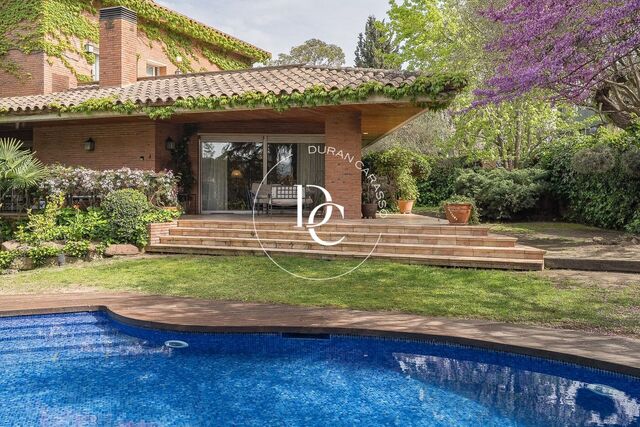 Maison de 610 m2 avec piscine et vues à vendre à Sant Cugat del Vallès