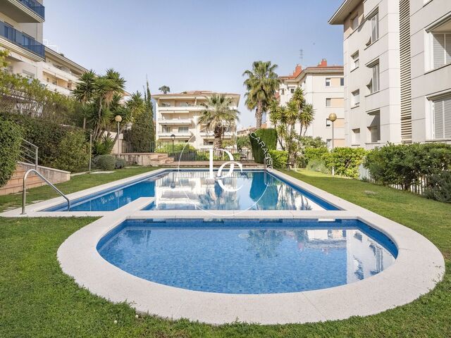 Espectacular ático con vistas al mar en venta en Can Pei, Sitges