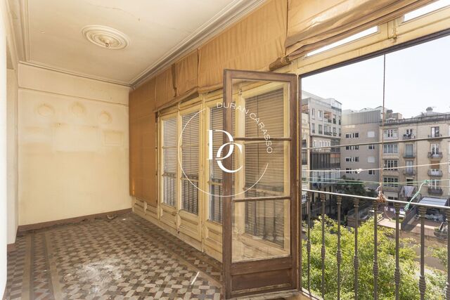 Appartement spectaculaire à rénover dans la Dreta de l’Eixample