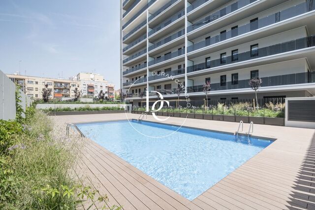 Planta baja en venta con gran terraza en Vilanova y la Geltrú