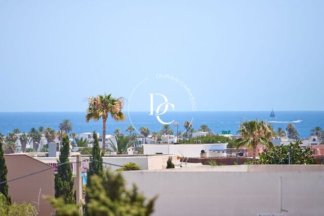 Charming semi-detached villa vith a view for sale in Sant Jordi