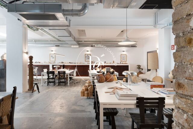 Espacio creativo con plató fotográfico en venta en Sant Martí, Barcelona