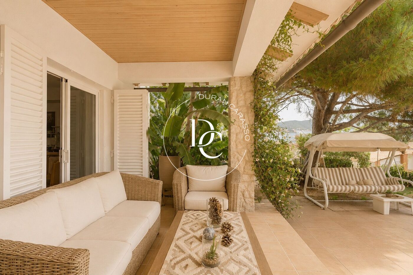CHARMING DETACHED VILLA WITH SEA AND MOUNTAIN VIEWS