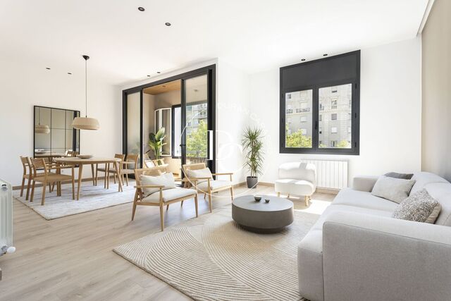 Fantástico piso en venta junto a la plaza de Francesc Macià