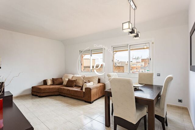 70 sqm attic with views for sale in Vila de Gràcia, Barcelona