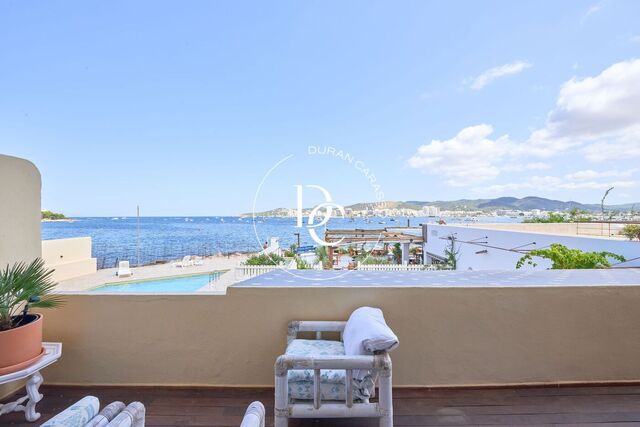 Fantástico piso con vistas a la bahía en venta en Ibiza