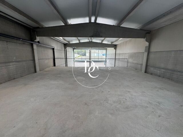Nau industrial de 350 m2 en lloguer a Roquetes, Sant Pere de Ribes
