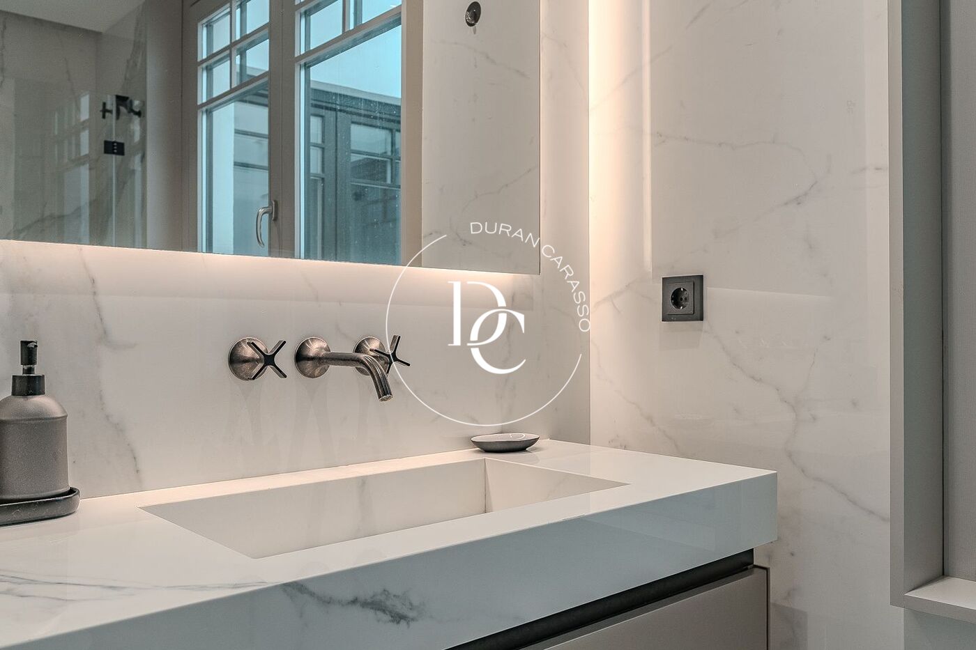 Spectacular renovated apartment in historic El Born
