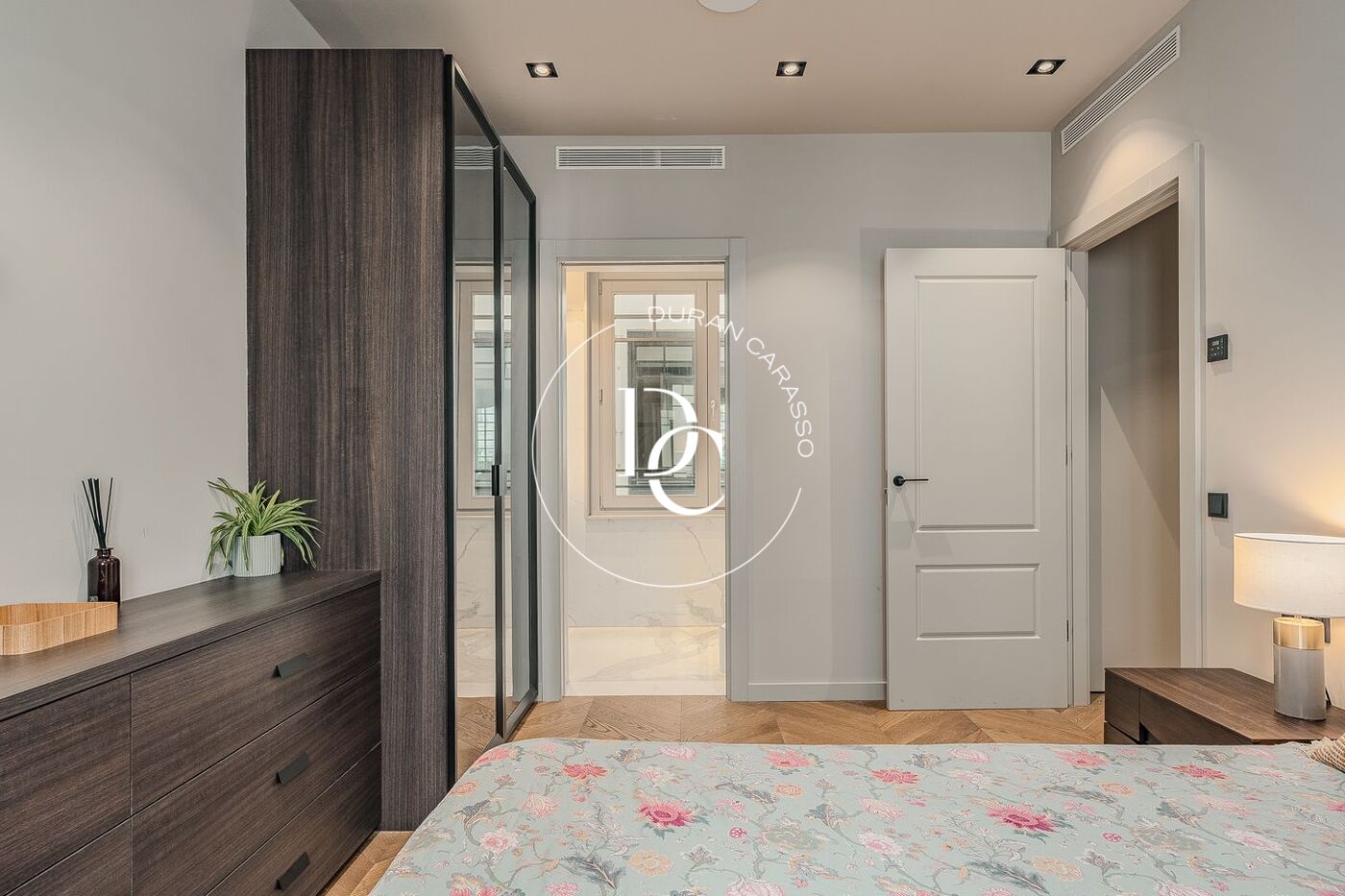 Spectacular renovated apartment in historic El Born