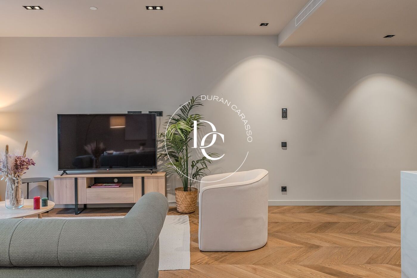 Spectacular renovated apartment in historic El Born