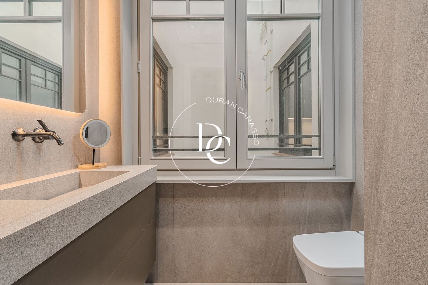 Spectacular renovated apartment in historic El Born