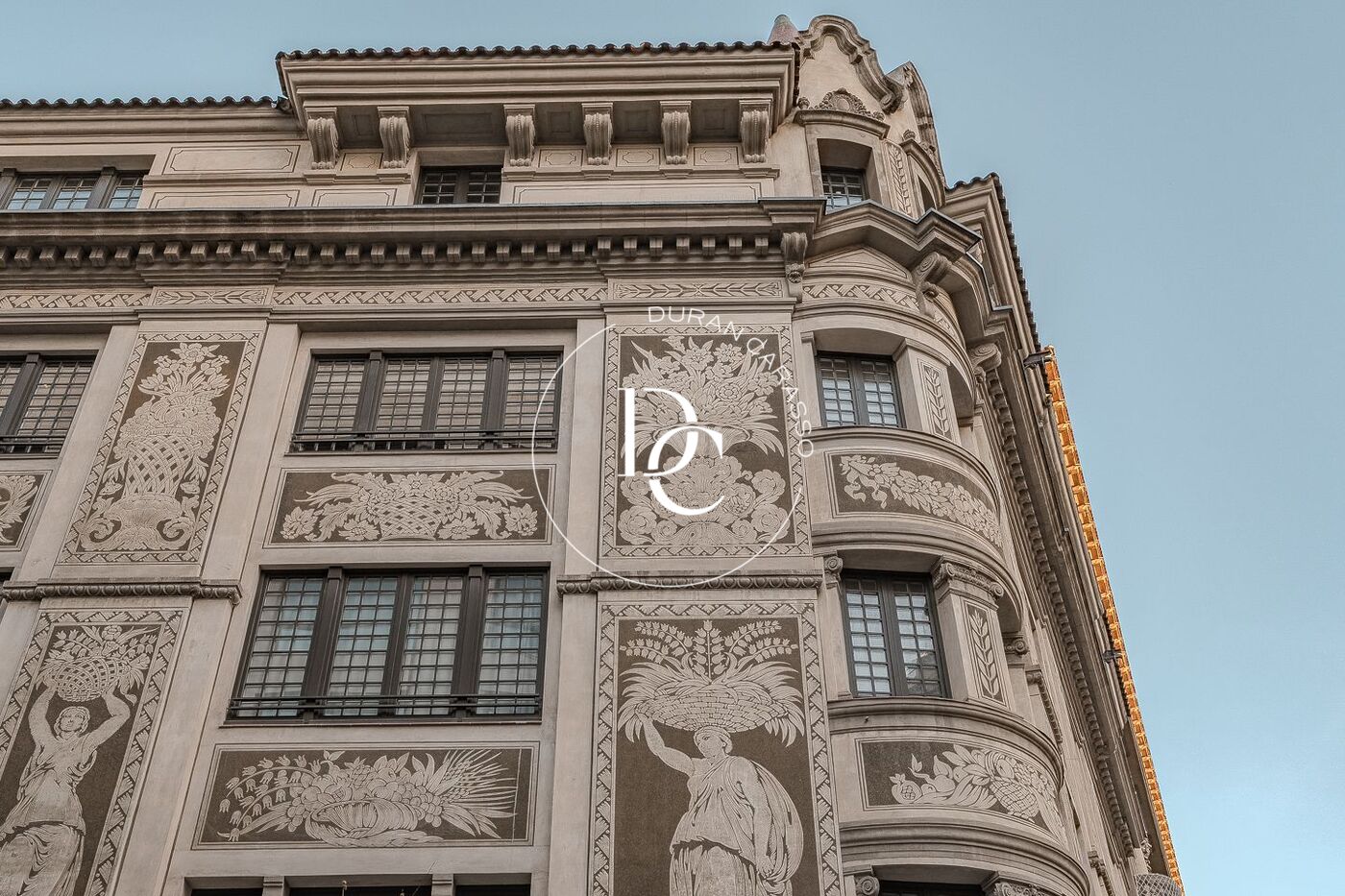 Spectacular renovated apartment in historic El Born