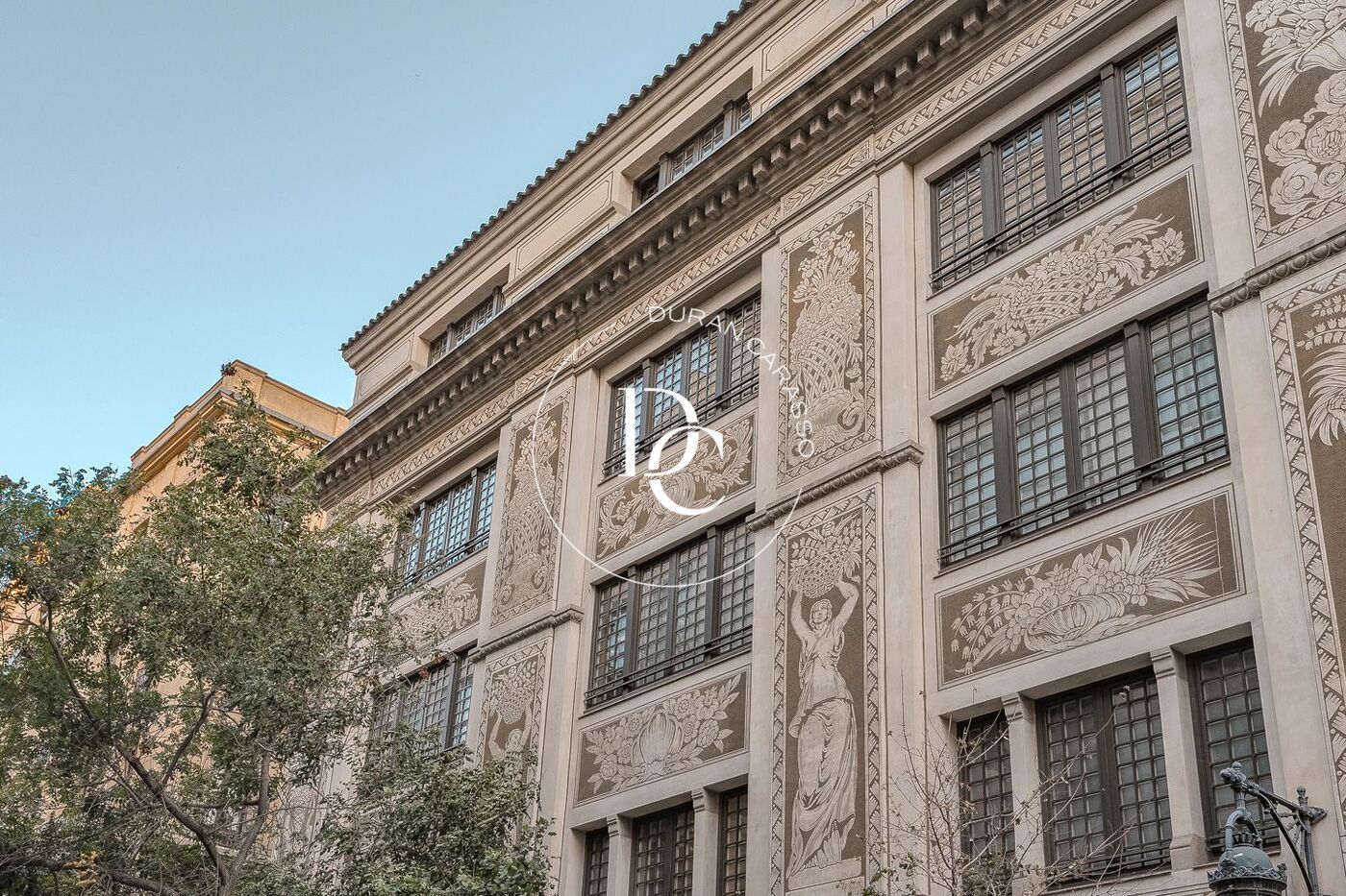 Spectacular renovated apartment in historic El Born