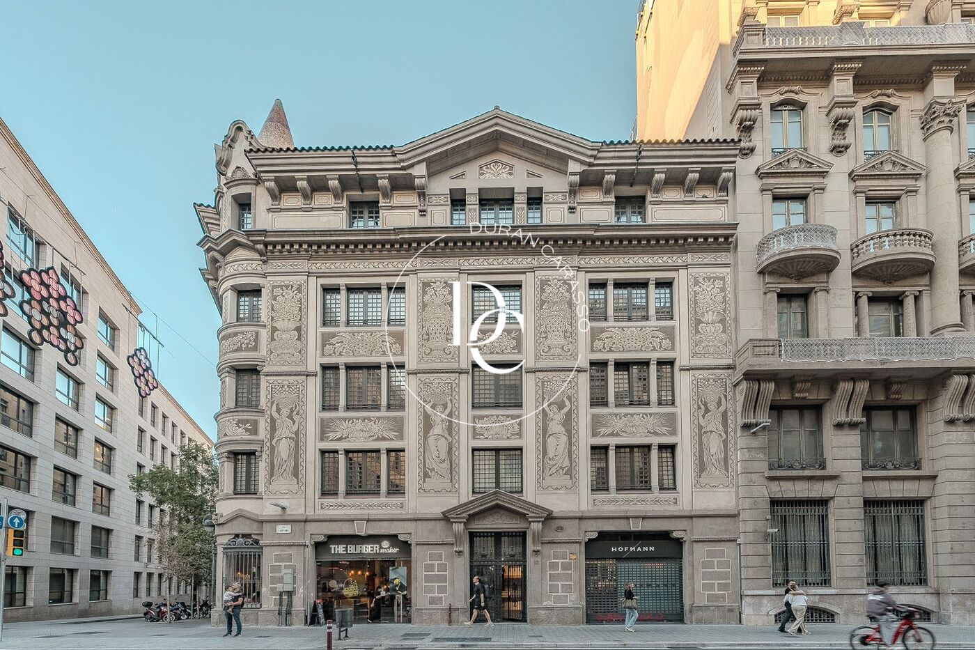 Spectacular renovated apartment in historic El Born