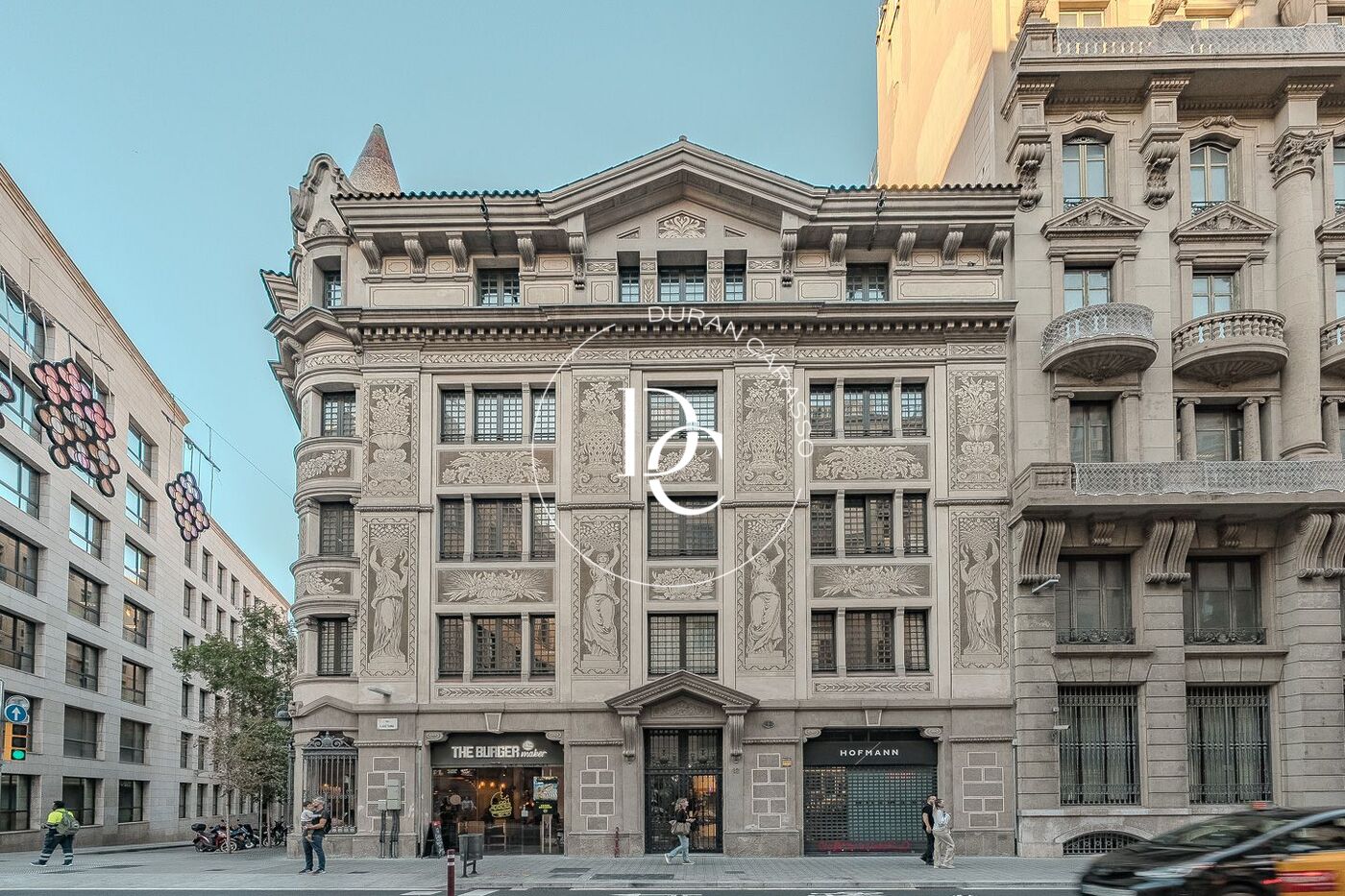 Spectacular renovated apartment in historic El Born