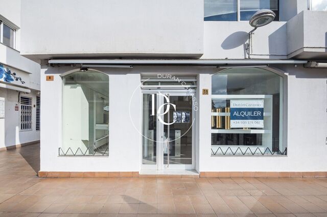 Magnificent commercial premises for rent in the Oasis area, Sitges