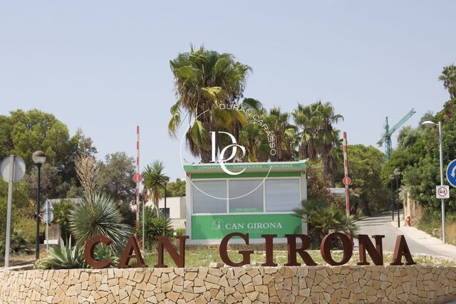 Exclusiva parcela en venta en urbanización Can Girona, Sitges
