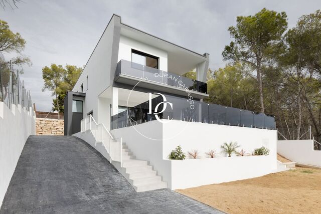 Preciosa y moderna casa en venta en Mas Alba