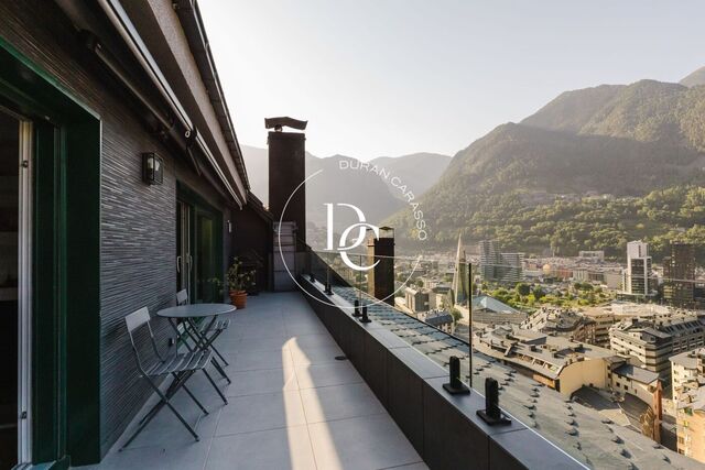 Penthouse de luxe de 250 m2 avec vues et terrasse à vendre à Les Escaldes