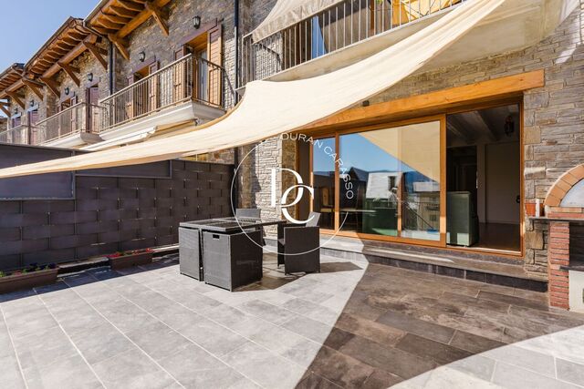 Belle maison mitoyenne à vendre à Puigcerdà