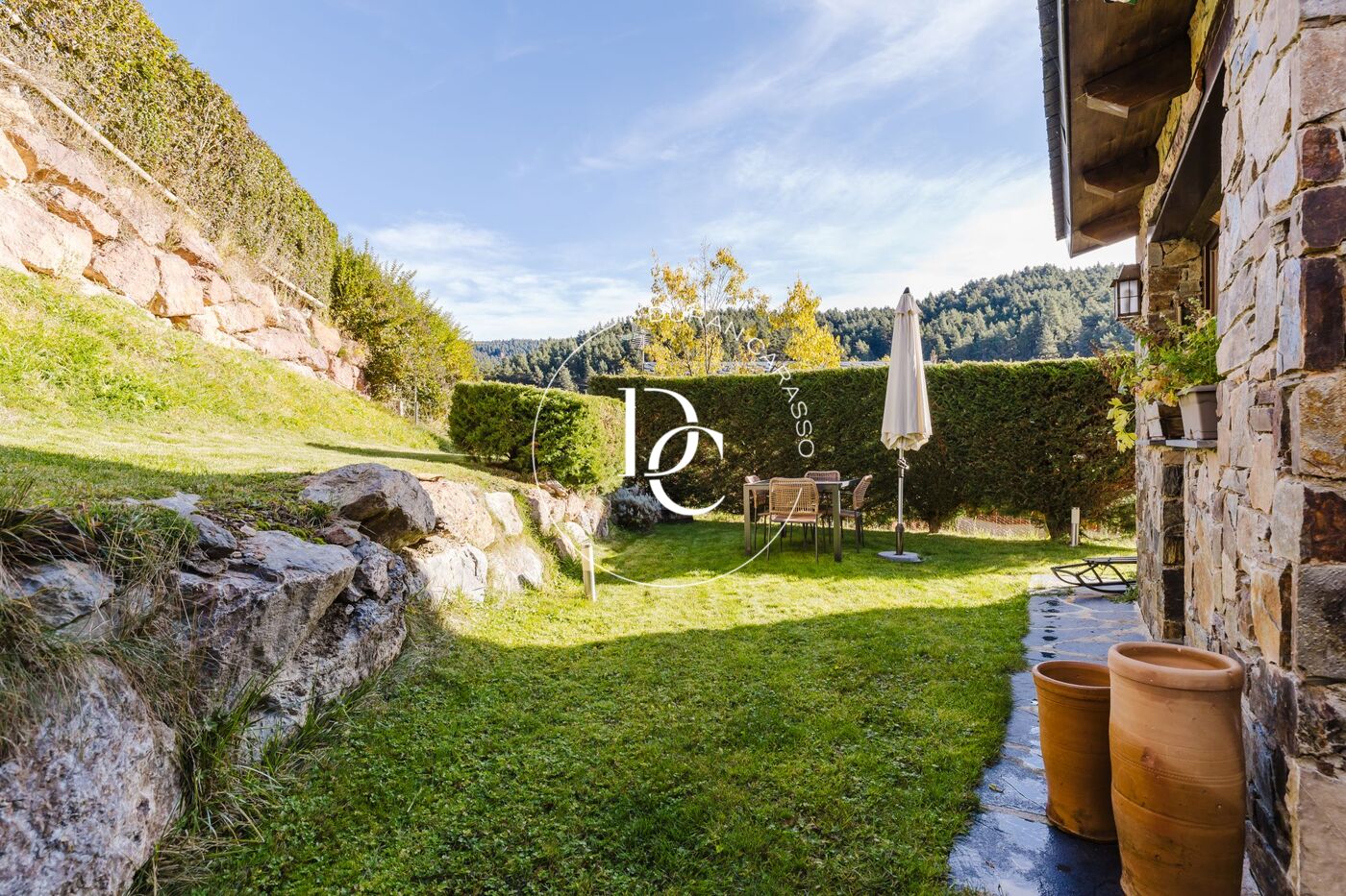 Bonita casa unifamiliar con jardín en La Molina