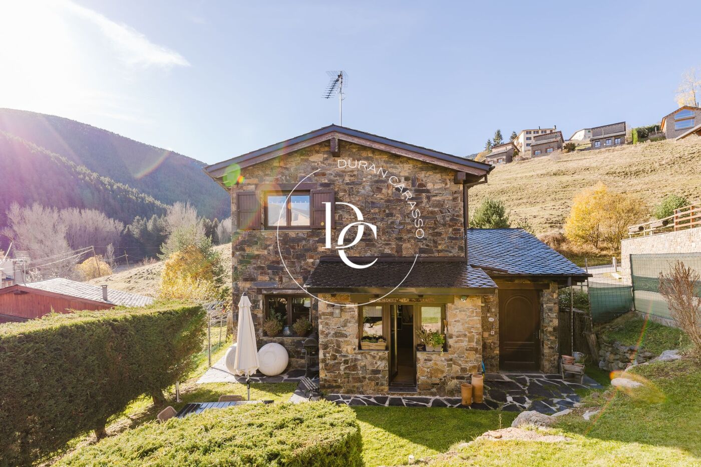 Bonita casa unifamiliar con jardín en La Molina