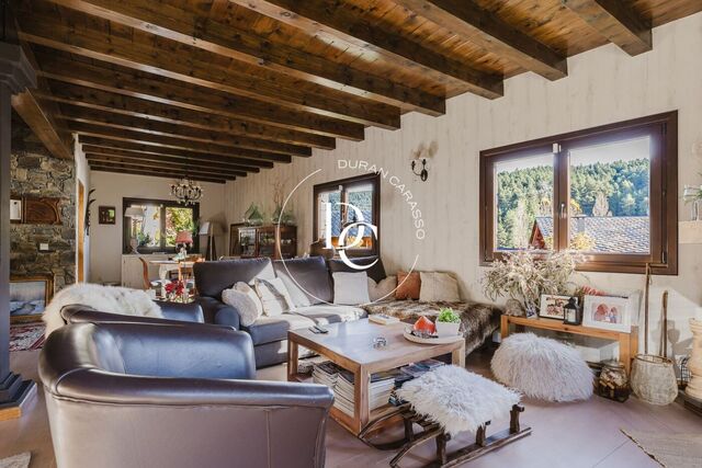 Bonica casa unifamiliar amb jardí a La Molina