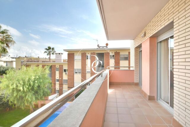 Precioso ático dúplex junto a la playa de Castelldefels