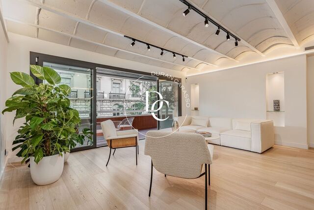 Piso de lujo reformado con terraza en venta en Aribau, Sant Gervasi