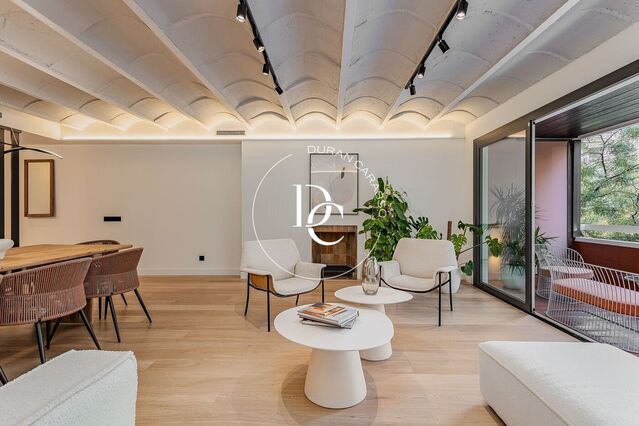 Piso de lujo reformado con terraza en venta en Aribau, Sant Gervasi