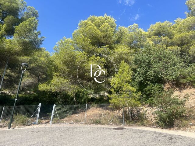 Parcela en venta con vistas al mar en Can Girona, Sitges
