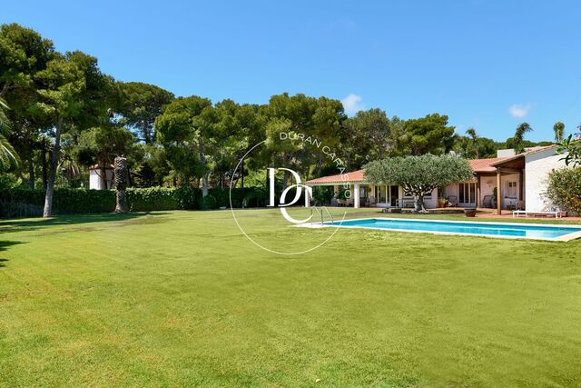 Auténtica casa mediterránea en venta en Terramar, Sitges