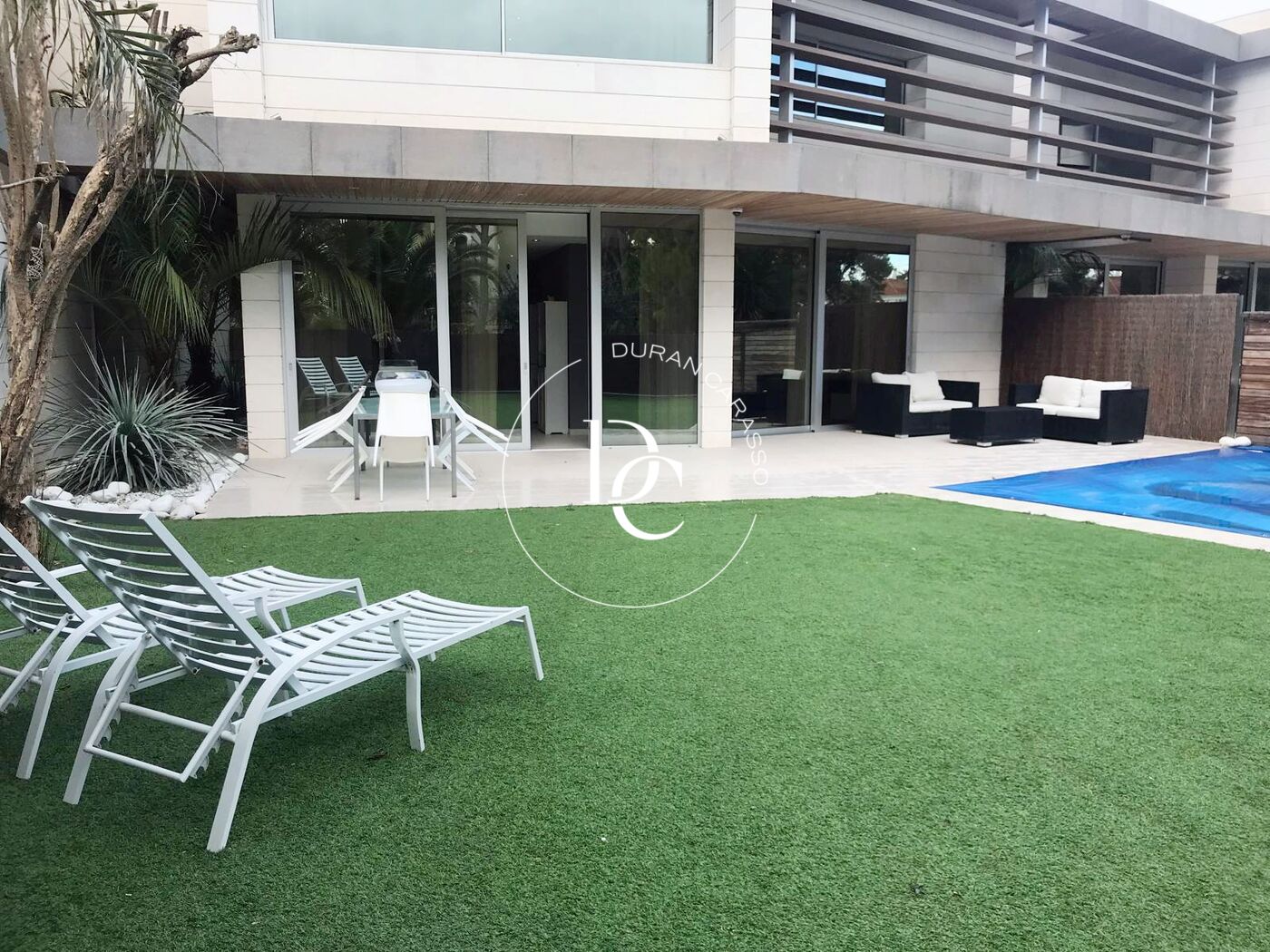 Moderna casa en alquiler en Terramar, Sitges