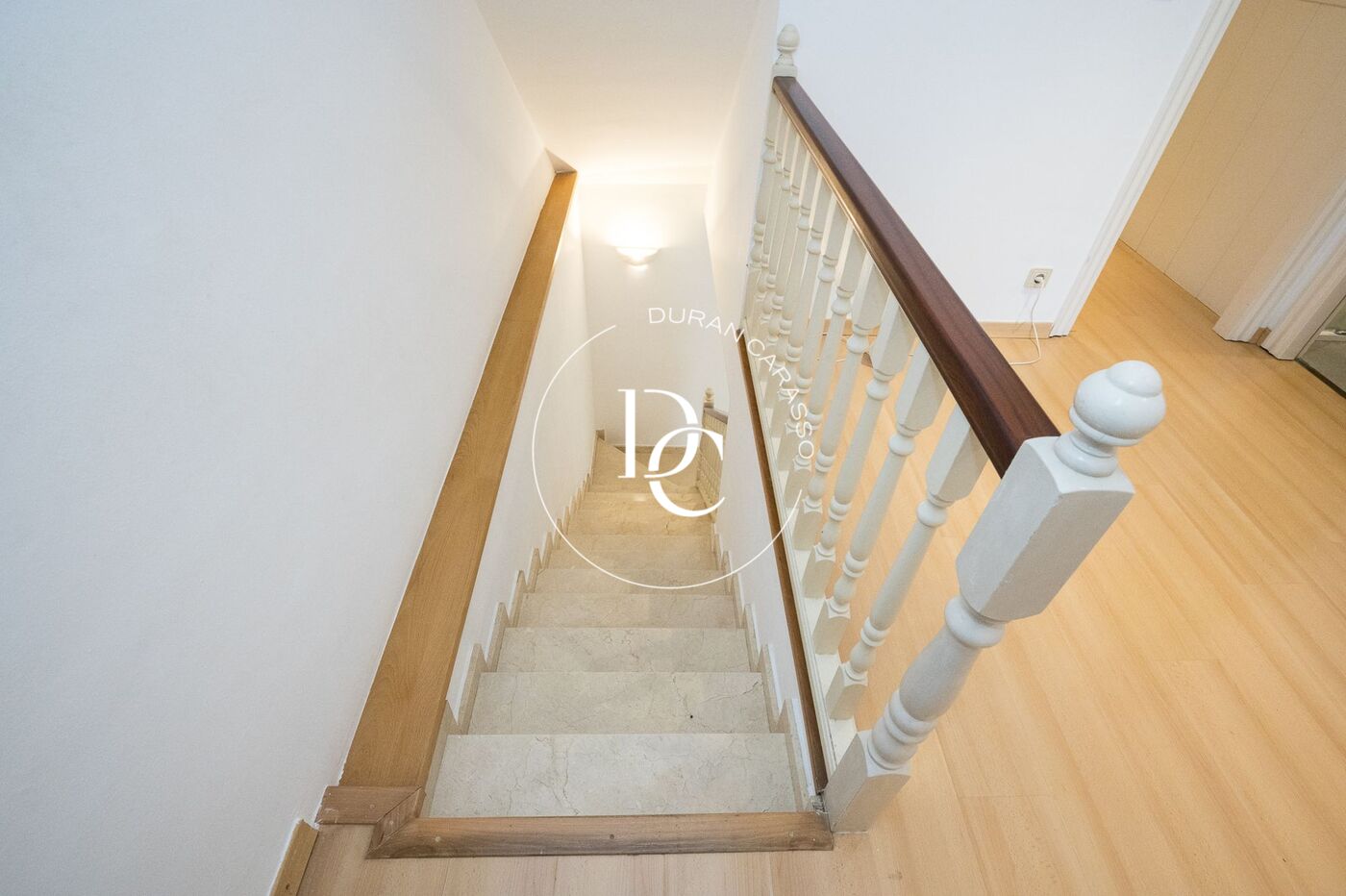 Beau et chaleureux duplex à vendre à Can Pei