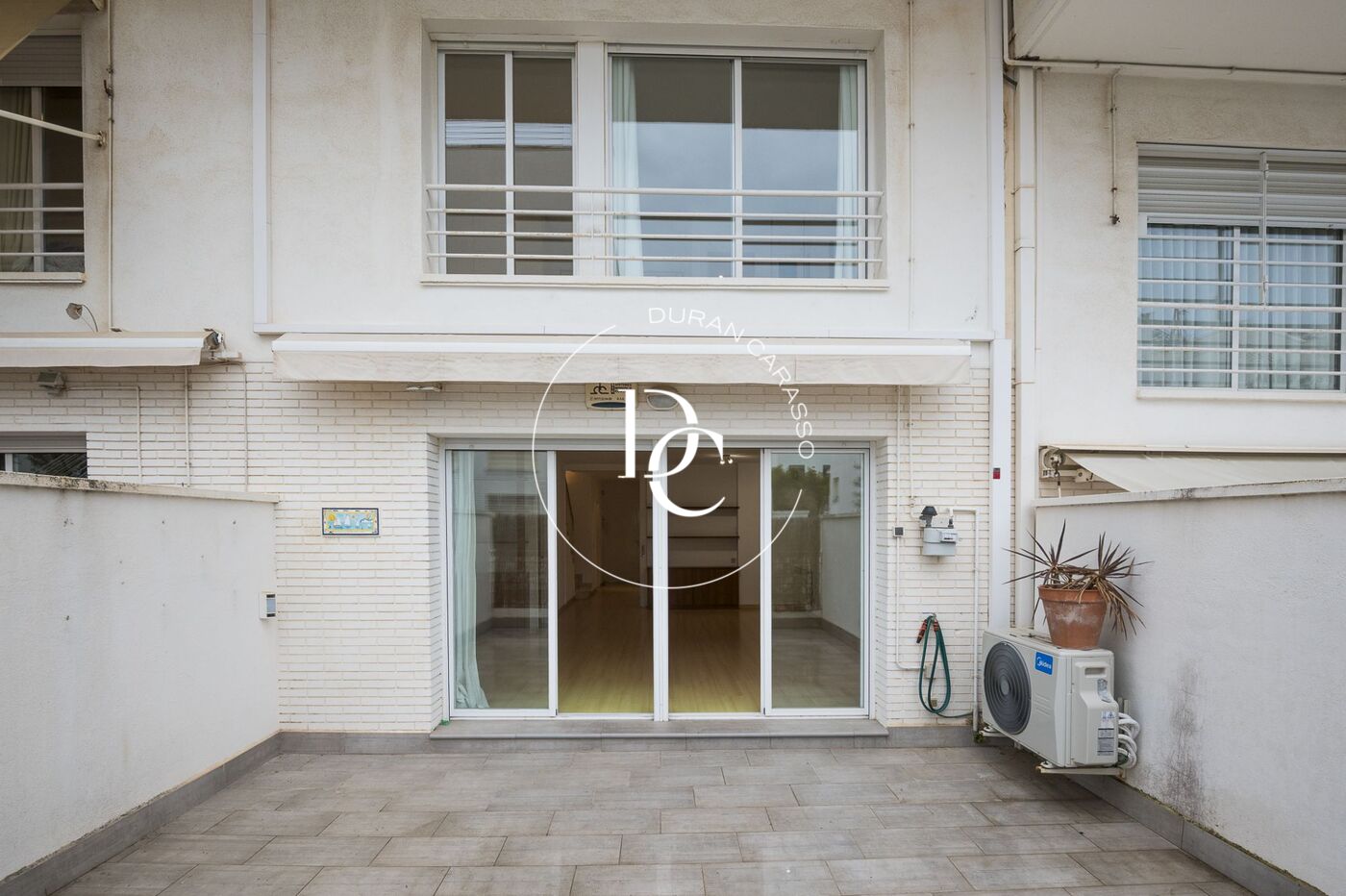 Beau et chaleureux duplex à vendre à Can Pei