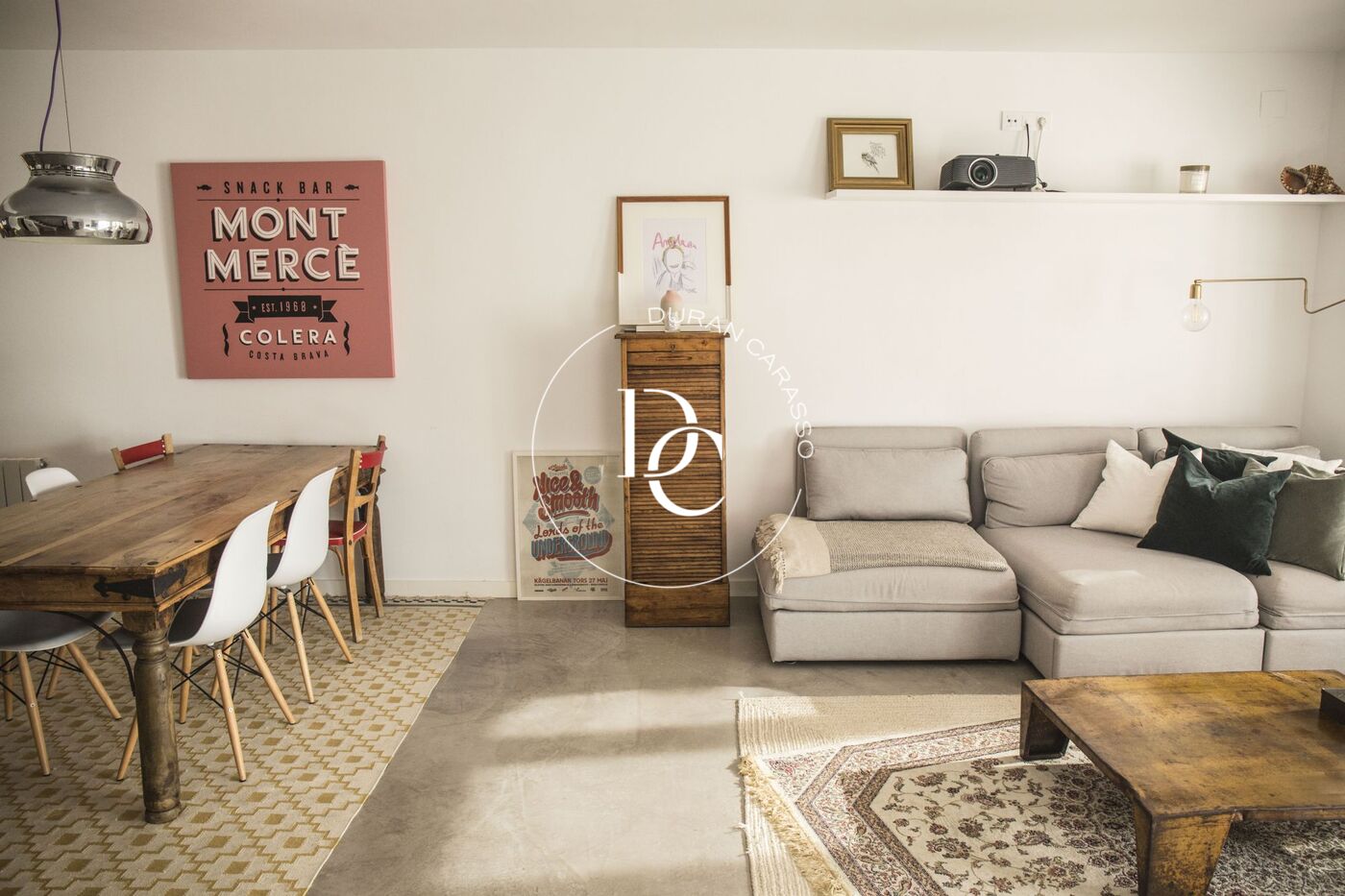 Exclusiva casa adossada de disseny modern a la zona baixa de la Levantina, llesta per llogar!