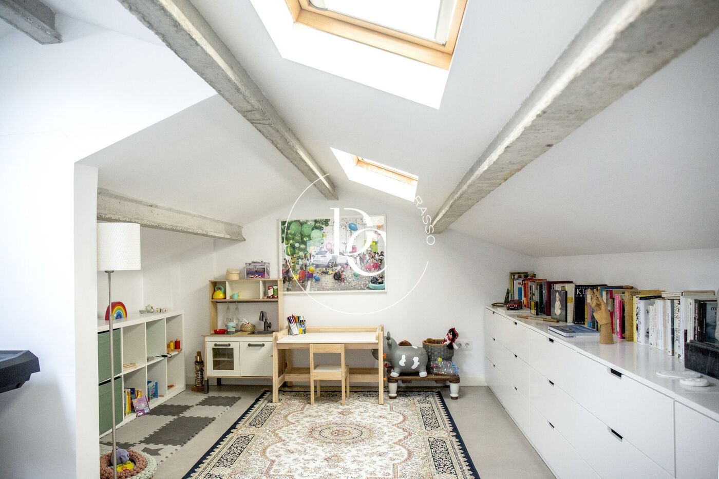 Exclusiva casa adossada de disseny modern a la zona baixa de la Levantina, llesta per llogar!