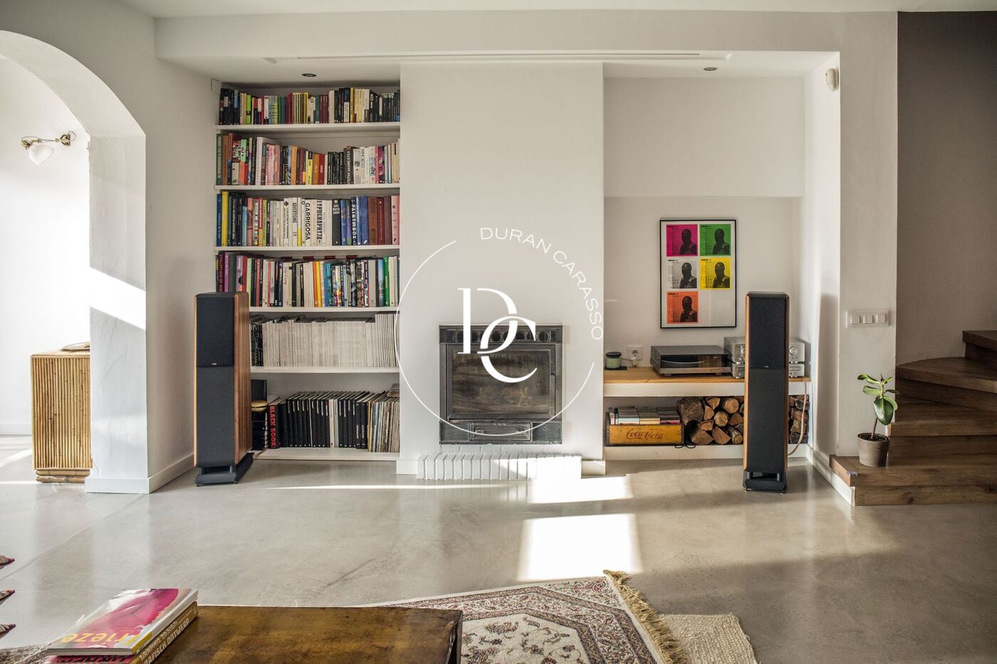 Exclusiva casa adossada de disseny modern a la zona baixa de la Levantina, llesta per llogar!