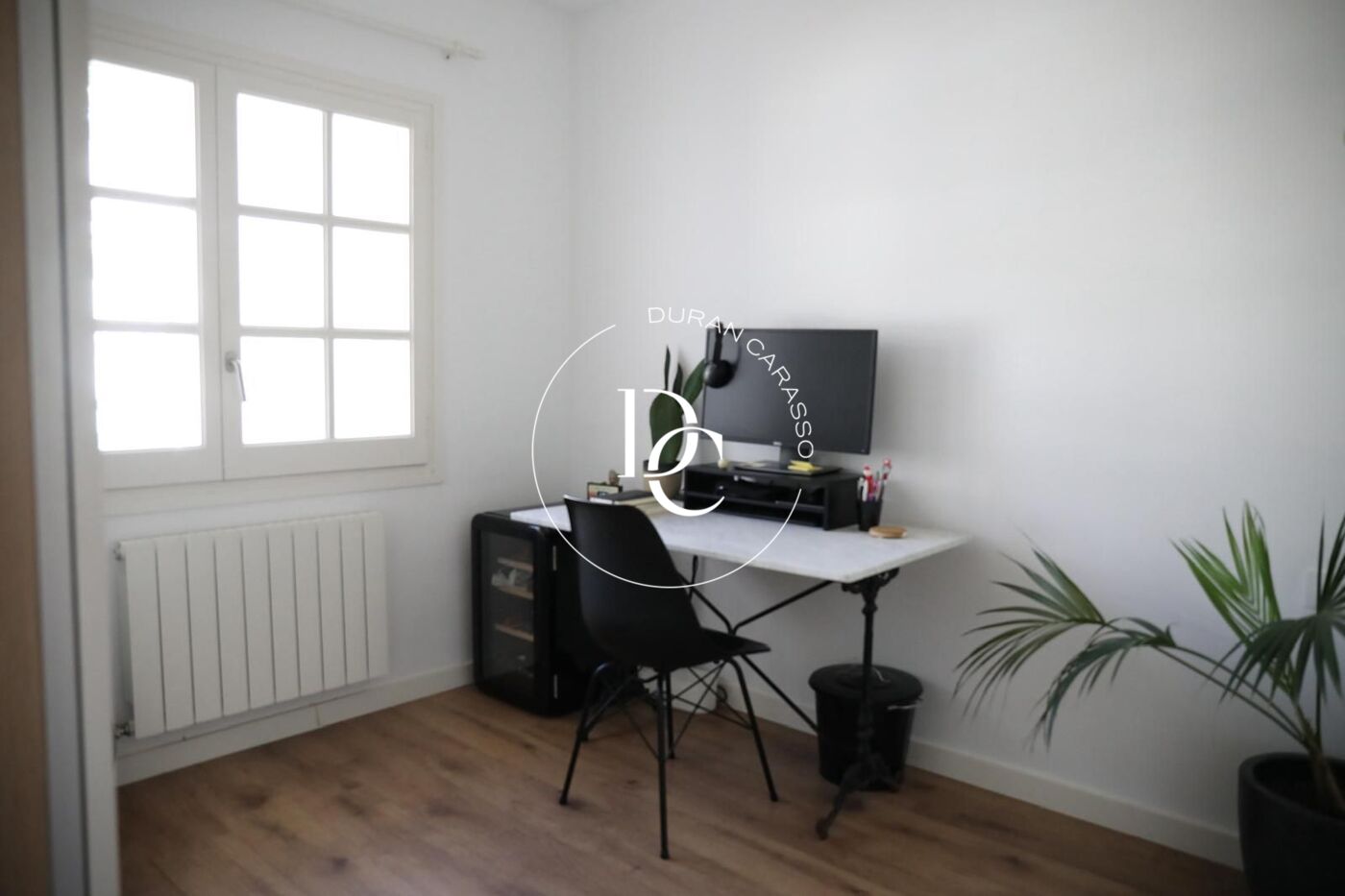 Exclusiva casa adossada de disseny modern a la zona baixa de la Levantina, llesta per llogar!