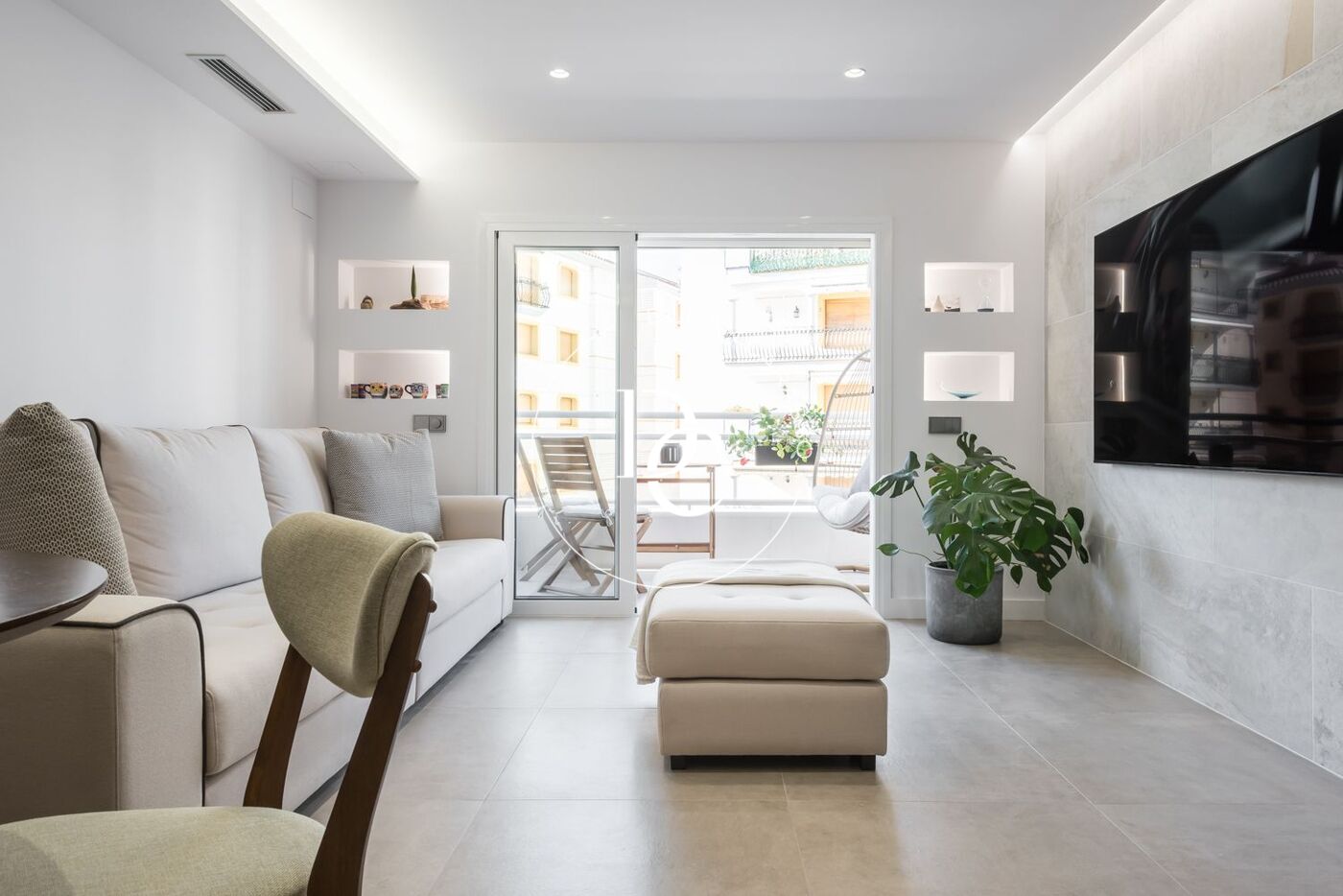 Piso de diseño en venta en segunda línea de mar en Calafell