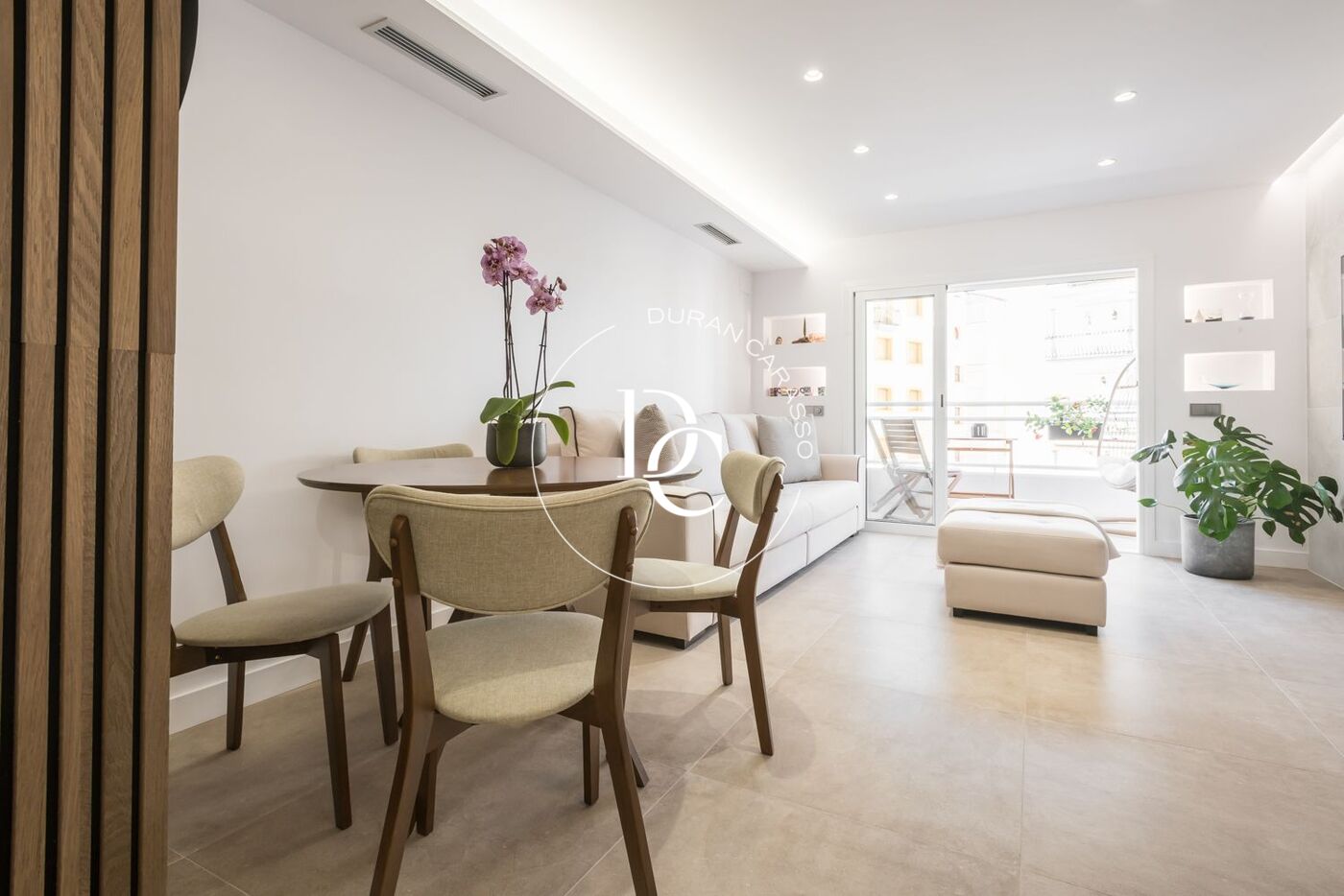 Piso de diseño en venta en segunda línea de mar en Calafell