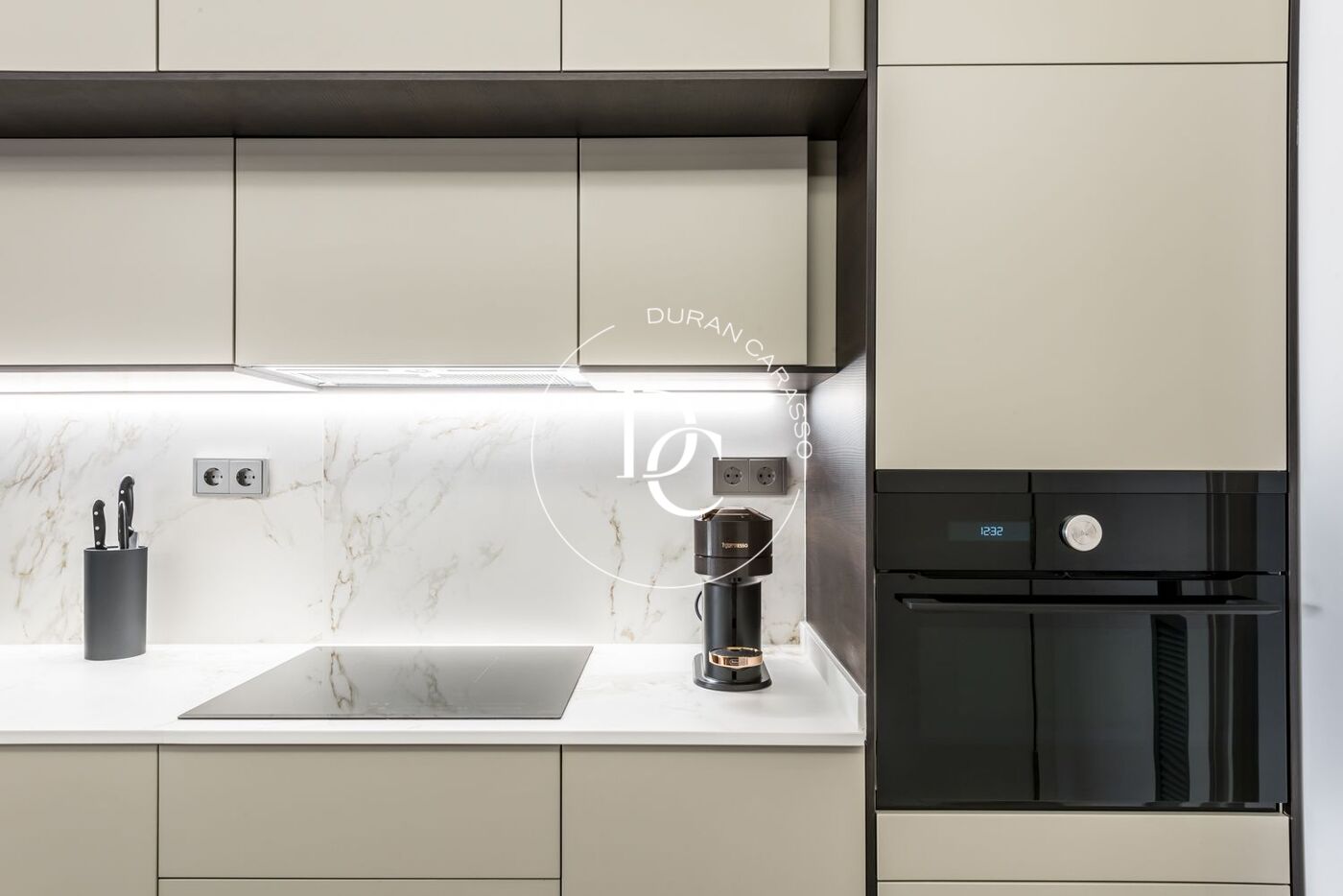 Piso de diseño en venta en segunda línea de mar en Calafell