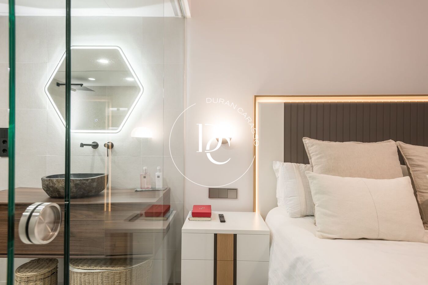 Piso de diseño en venta en segunda línea de mar en Calafell