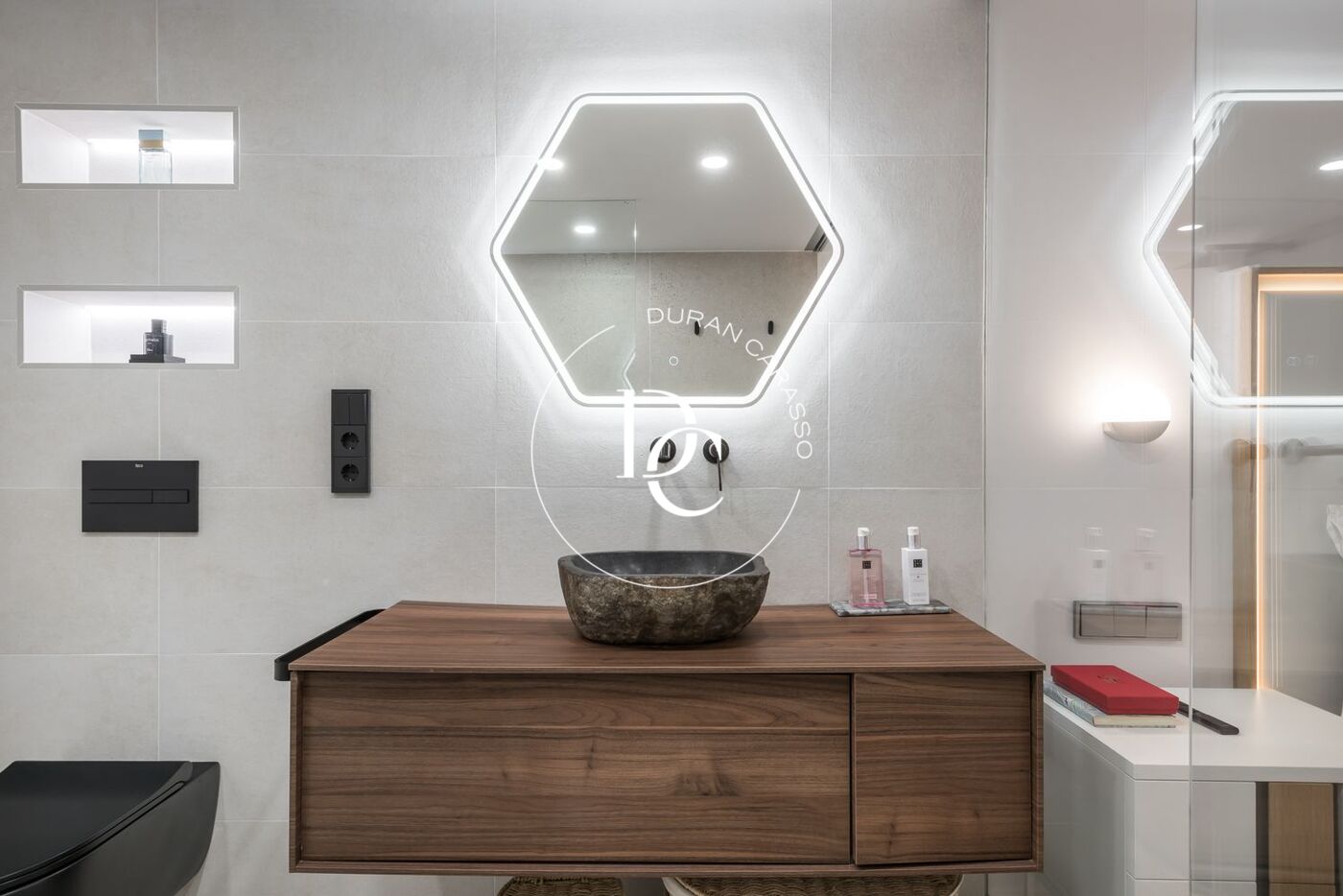 Piso de diseño en venta en segunda línea de mar en Calafell