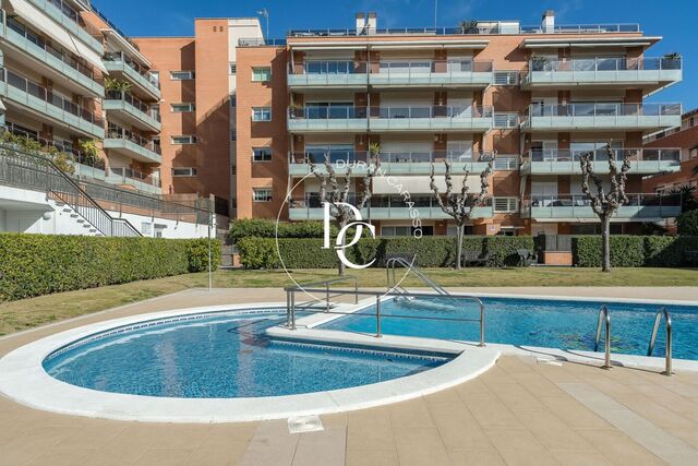 Planta baja con terraza en venta en Sitges